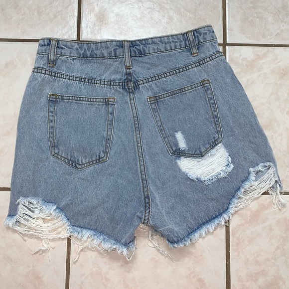 NWT MISSGUIDED Light Blue Extreme Rip Hem High Waist Denim Shorts Sz 6 G1805989 - Picture 8 of 15